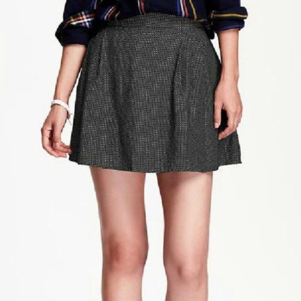 Old Navy polka dot pleated mini skirt